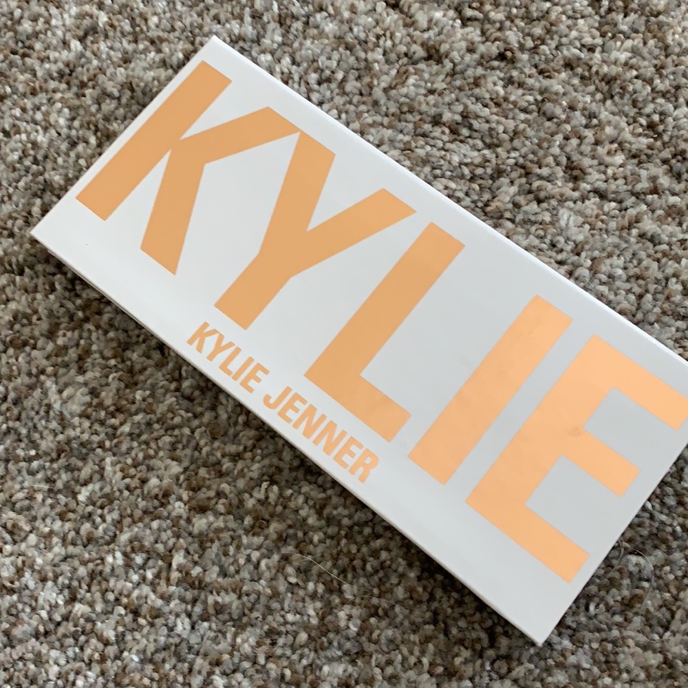 The royal peach palette